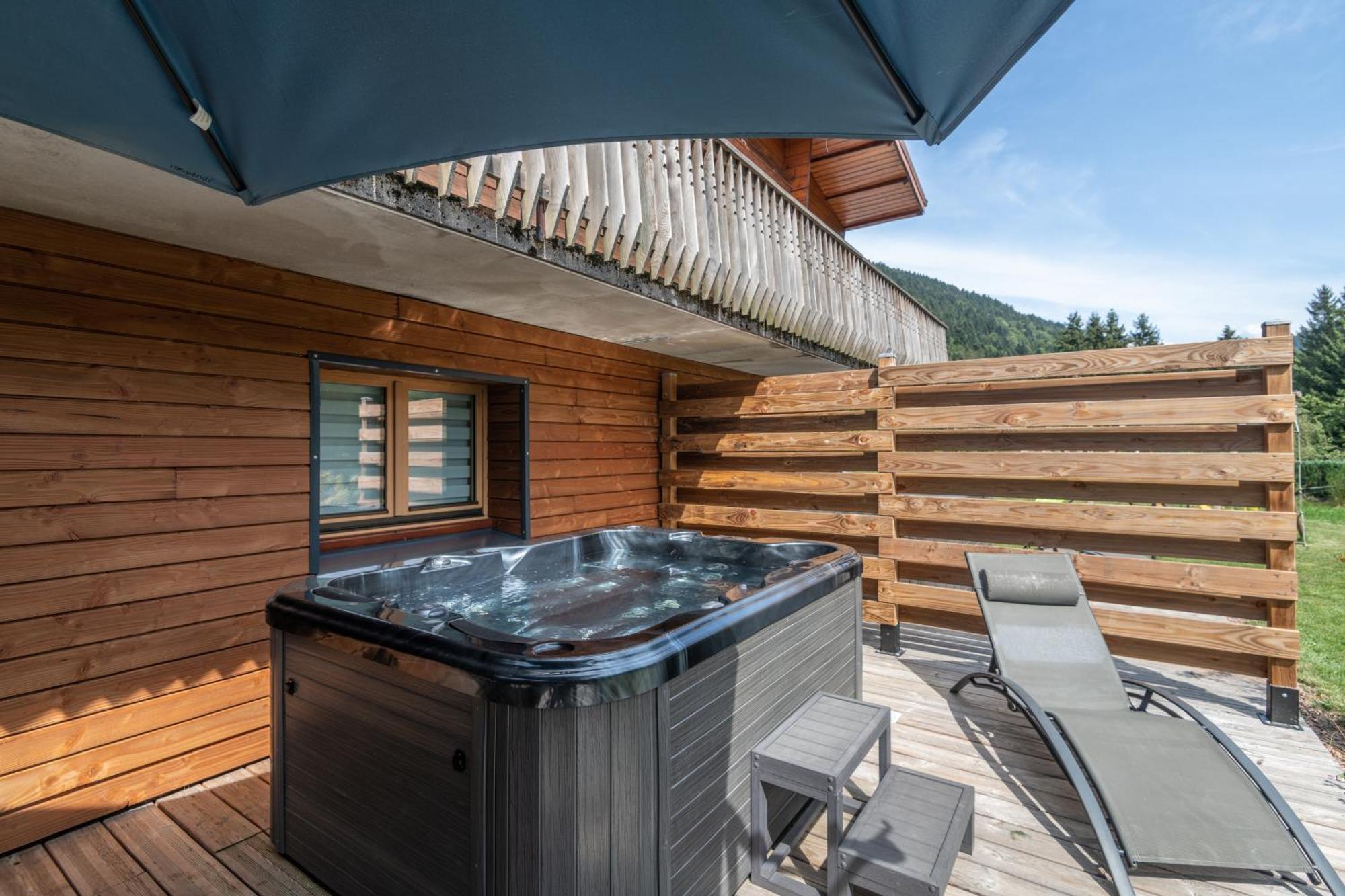 Du Bouchot & Jacuzzi Privatif Proximite Gerardmer & La Bresse Chalet Rochesson